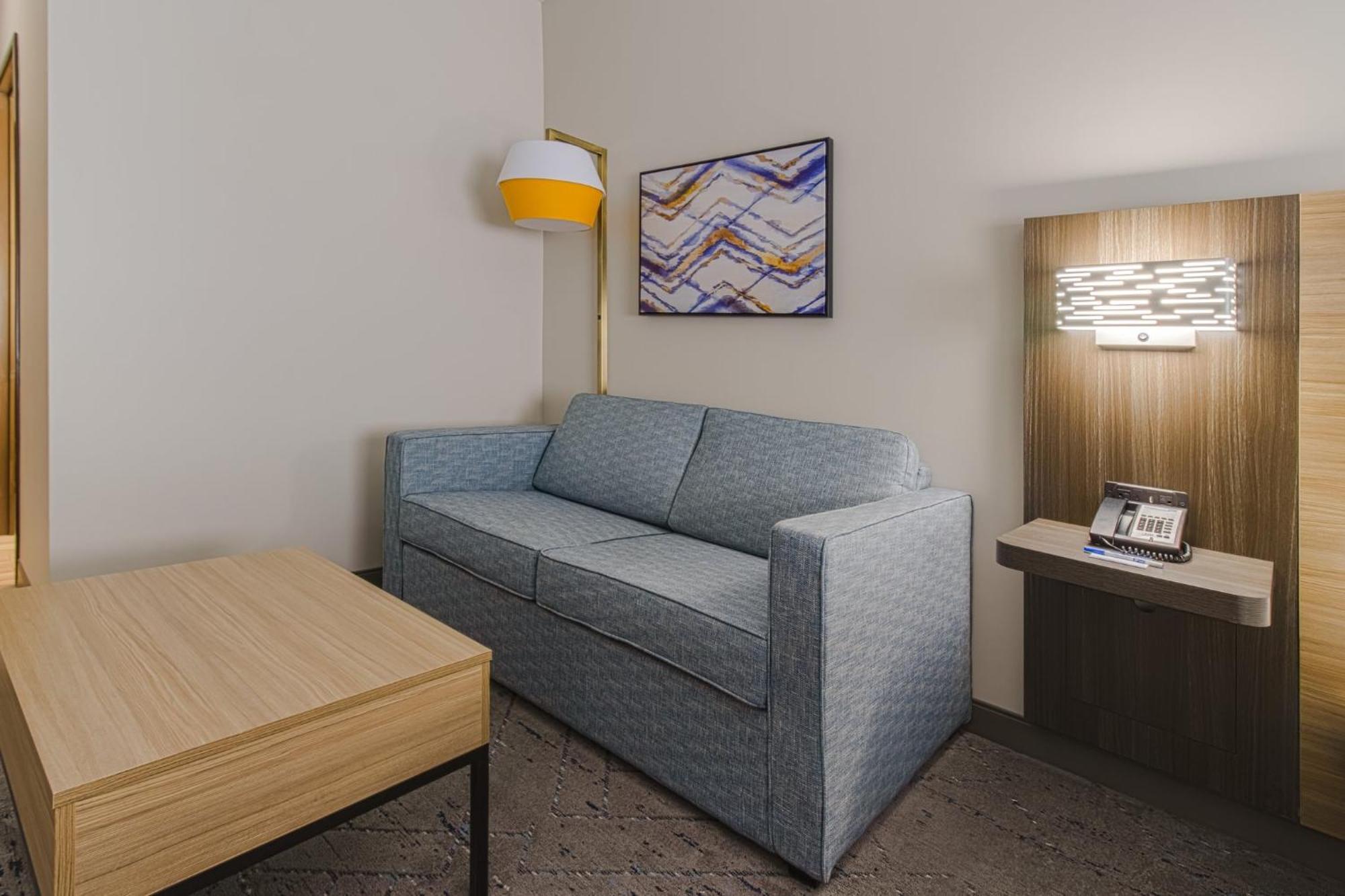 Holiday Inn Express Hartford-Newington By Ihg Exterior photo